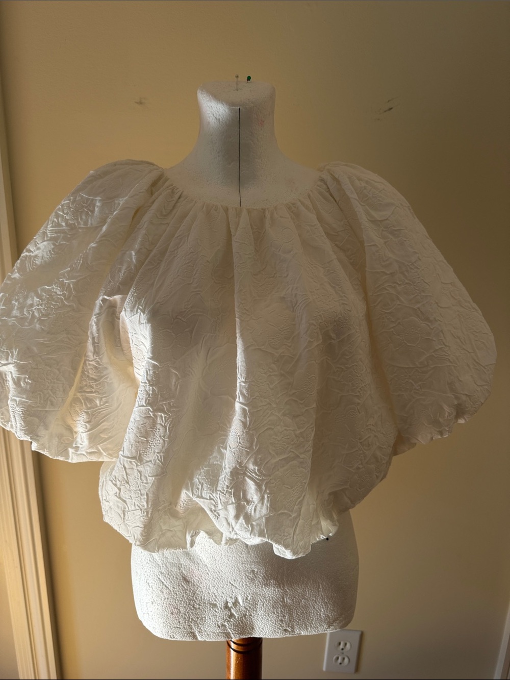 Endless Rose Ivory Puff Sleeve Jacquard Blouse